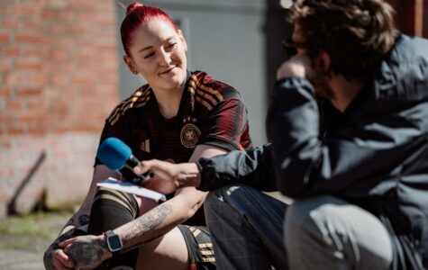 Früher war Bianca Koch obdachlos, nun spielt sie  bei der Homeless EM in Hamburg mit. Foto: Dmitrij Leltschuk