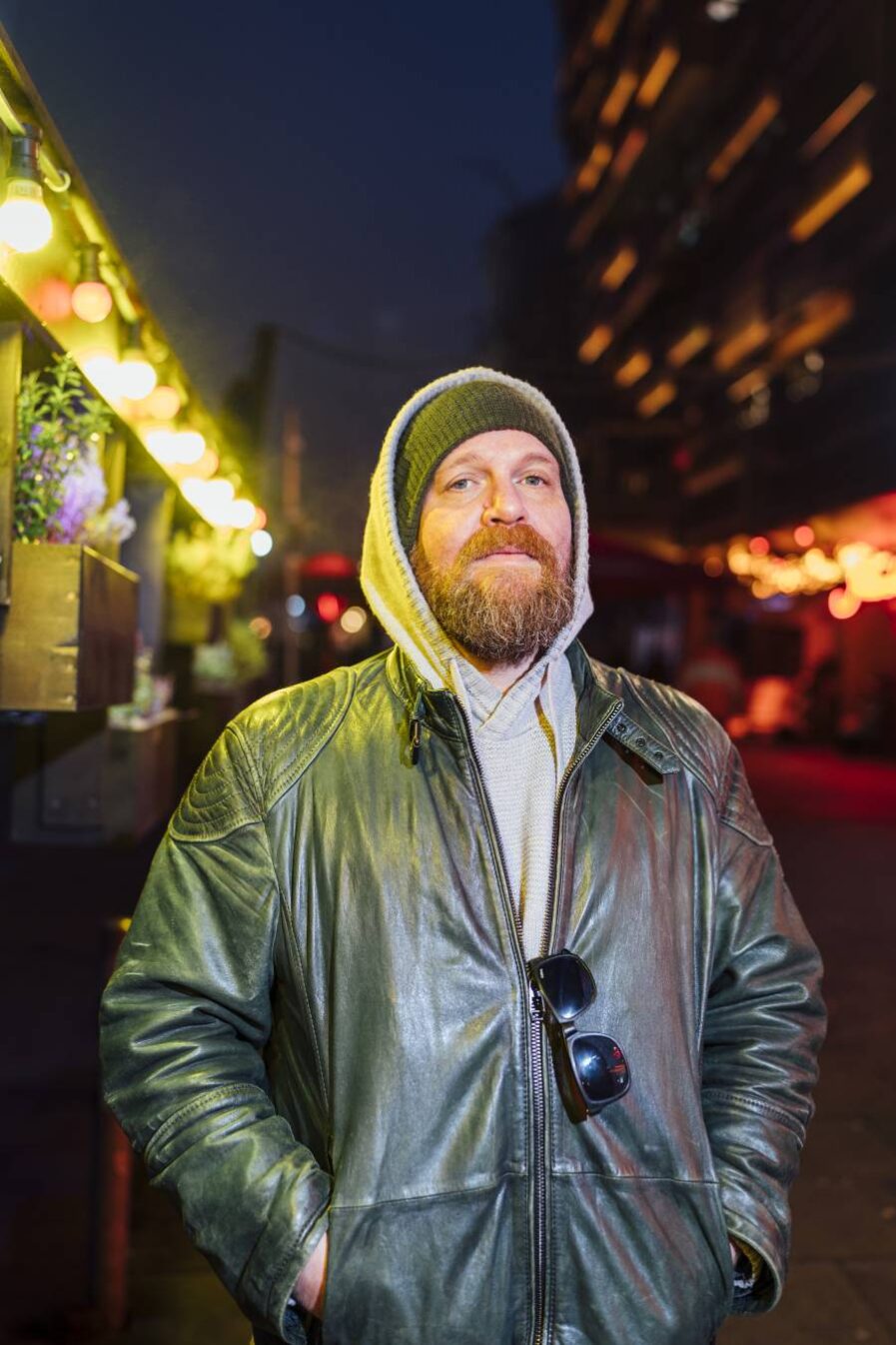 „Am Ende waren es Menschen, die mich gerettet haben und die in mir etwas gesehen und an mich geglaubt haben“, sagt Tex Brasket über seinen Weg nach oben. Foto: Miguel Ferraz